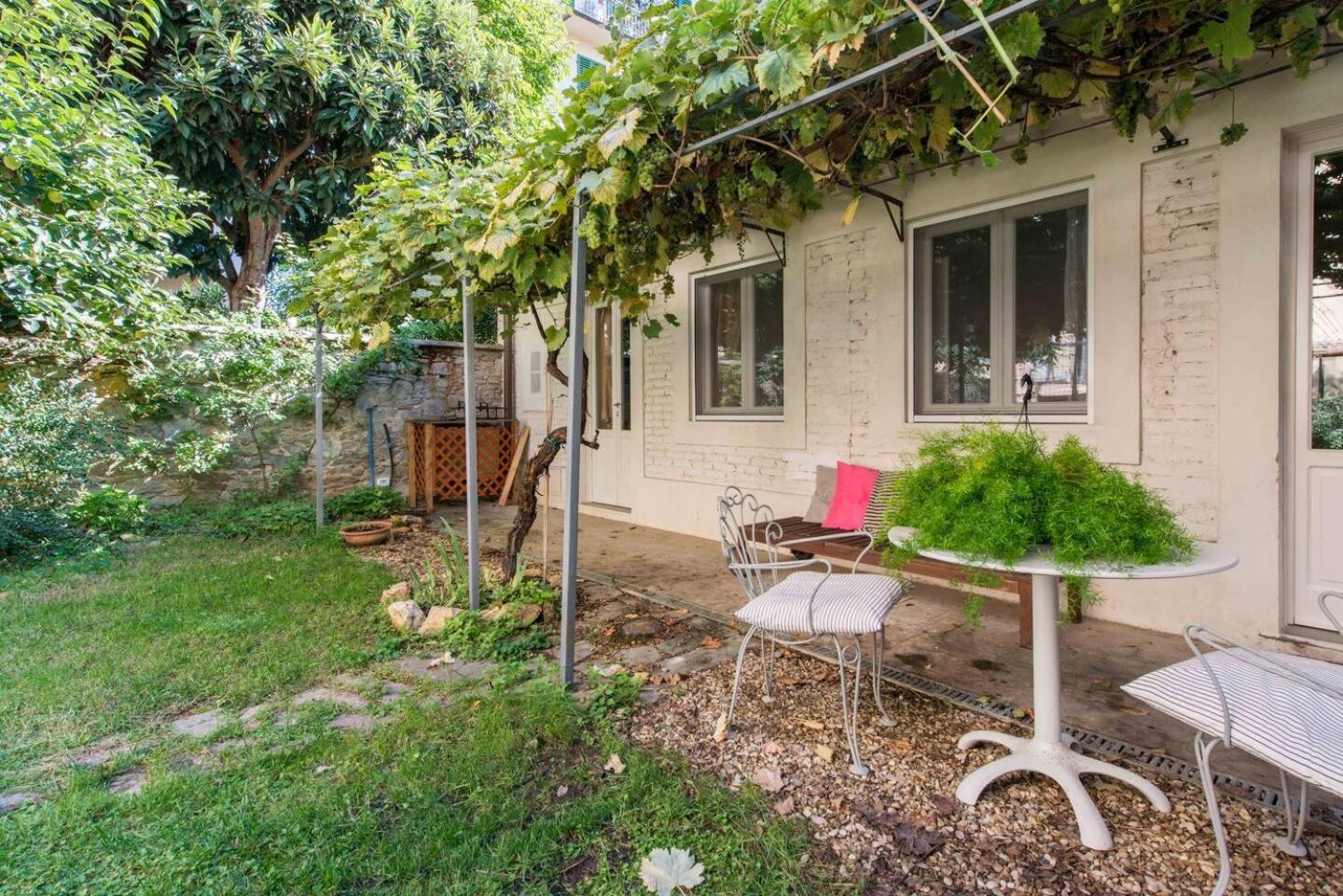 Boutique Apartment With Private Rooms And Garden Oasis Florence Exterior photo